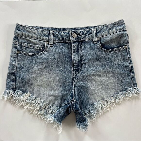 Altar’d State Distressed Fringed Light Wash Denim Jean Shorts Size 26 - Picture 1 of 13